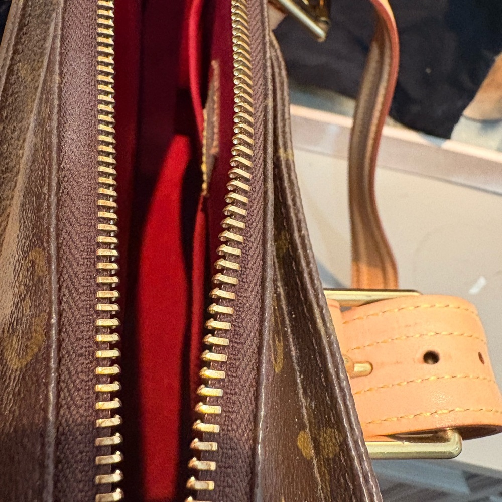 Louis Vuitton Monogram Canvas Shoulder Bag with Tan Leather Straps - Picture 14 of 16